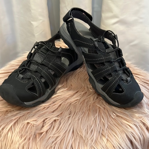 Eddie Bauer Chris Sandals - Picture 1 of 8